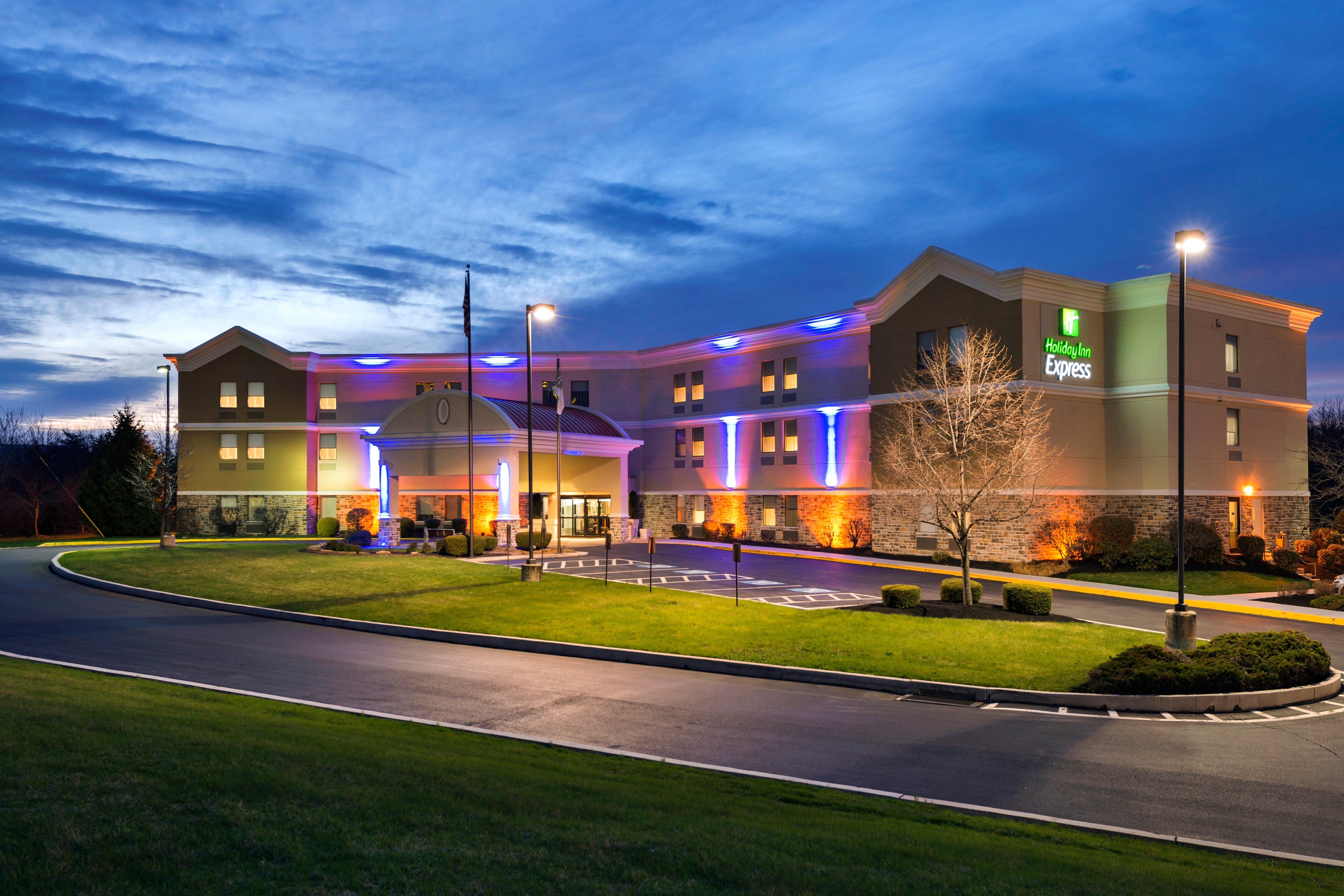 Holiday Inn Express Harrisburg I-81 - Hershey By Ihg Manadahill Ngoại thất bức ảnh