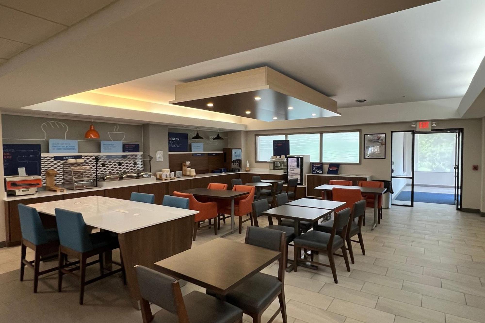 Holiday Inn Express Harrisburg I-81 - Hershey By Ihg Manadahill Ngoại thất bức ảnh