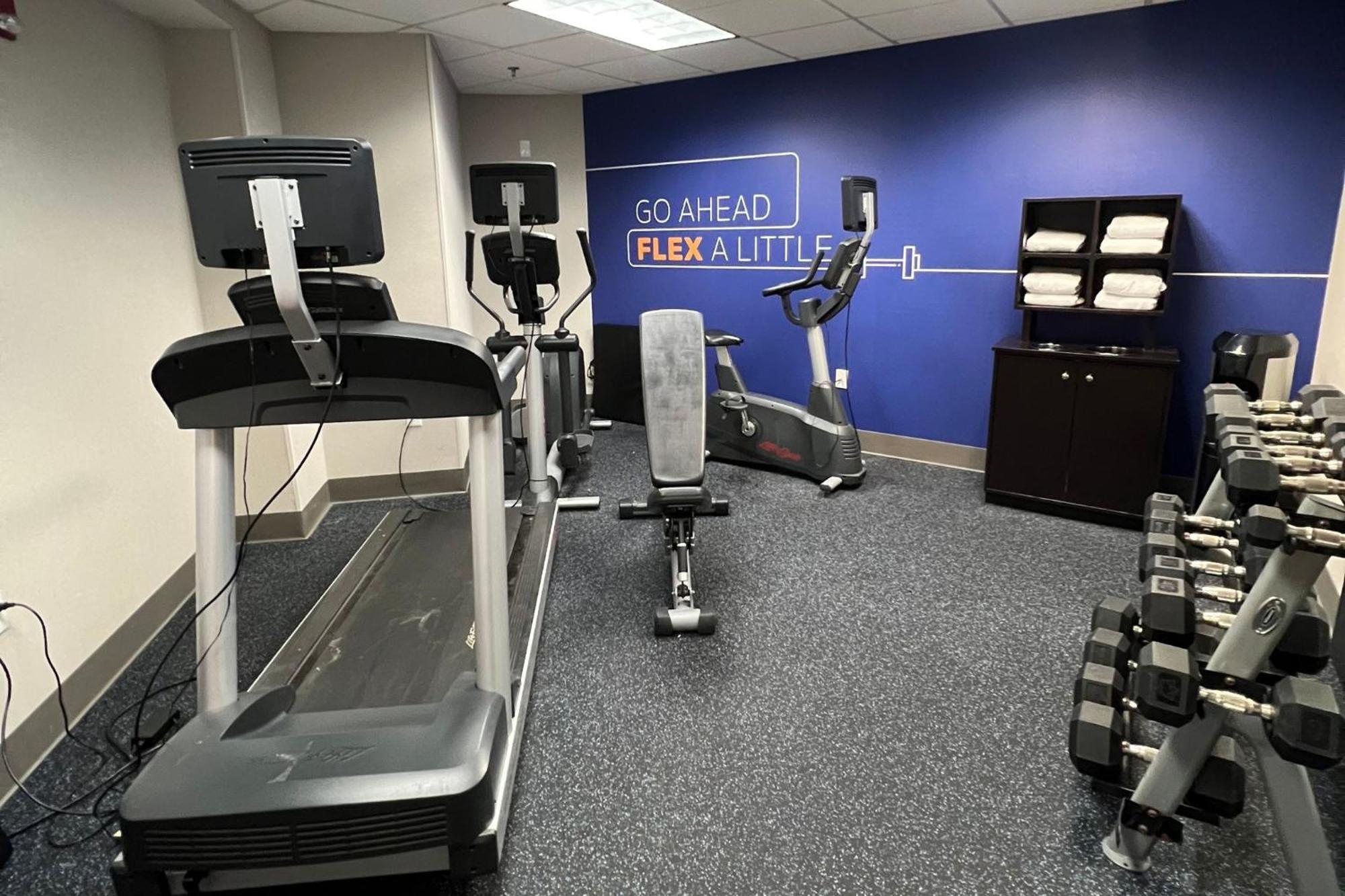 Holiday Inn Express Harrisburg I-81 - Hershey By Ihg Manadahill Ngoại thất bức ảnh