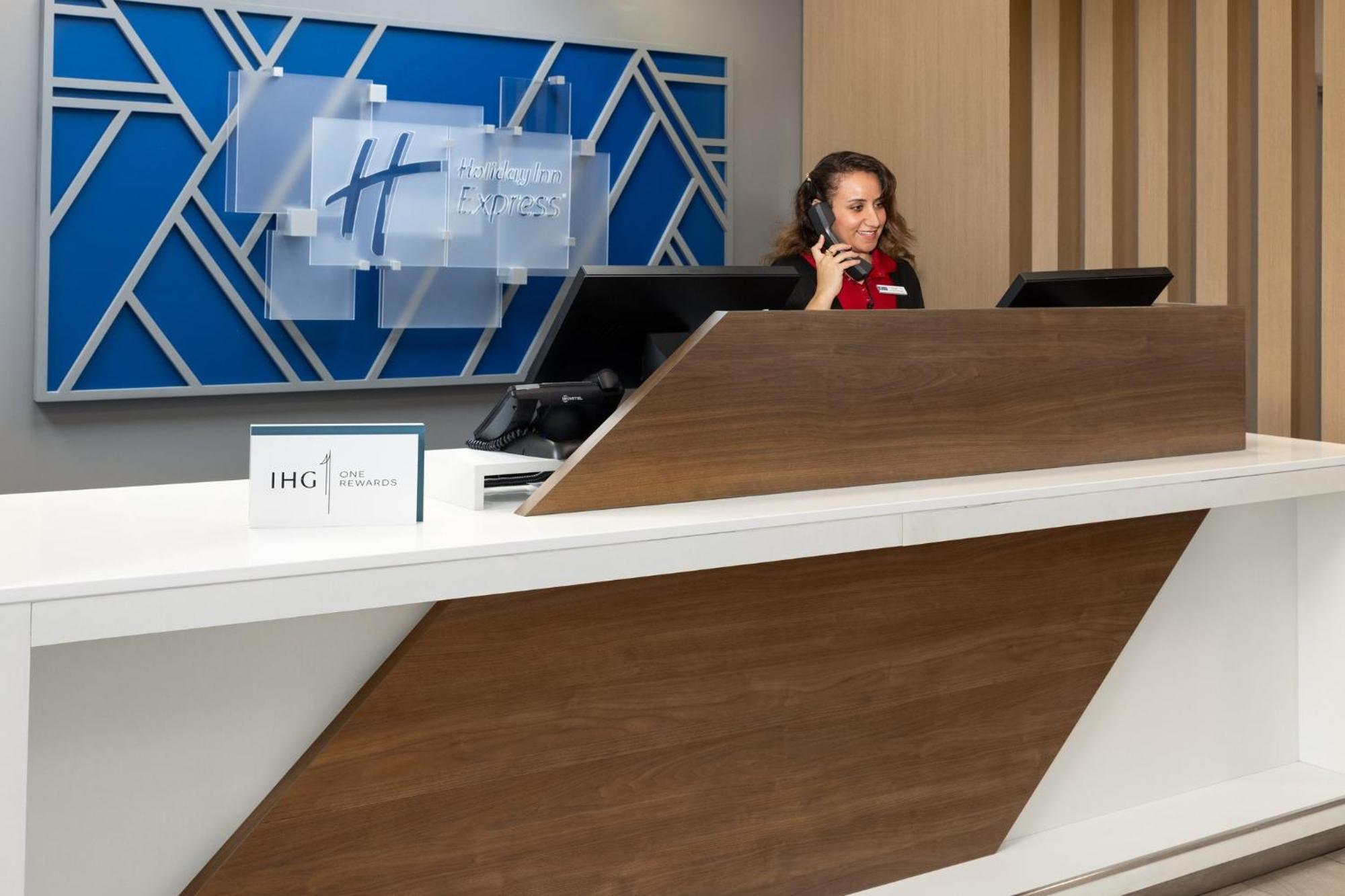Holiday Inn Express Harrisburg I-81 - Hershey By Ihg Manadahill Ngoại thất bức ảnh