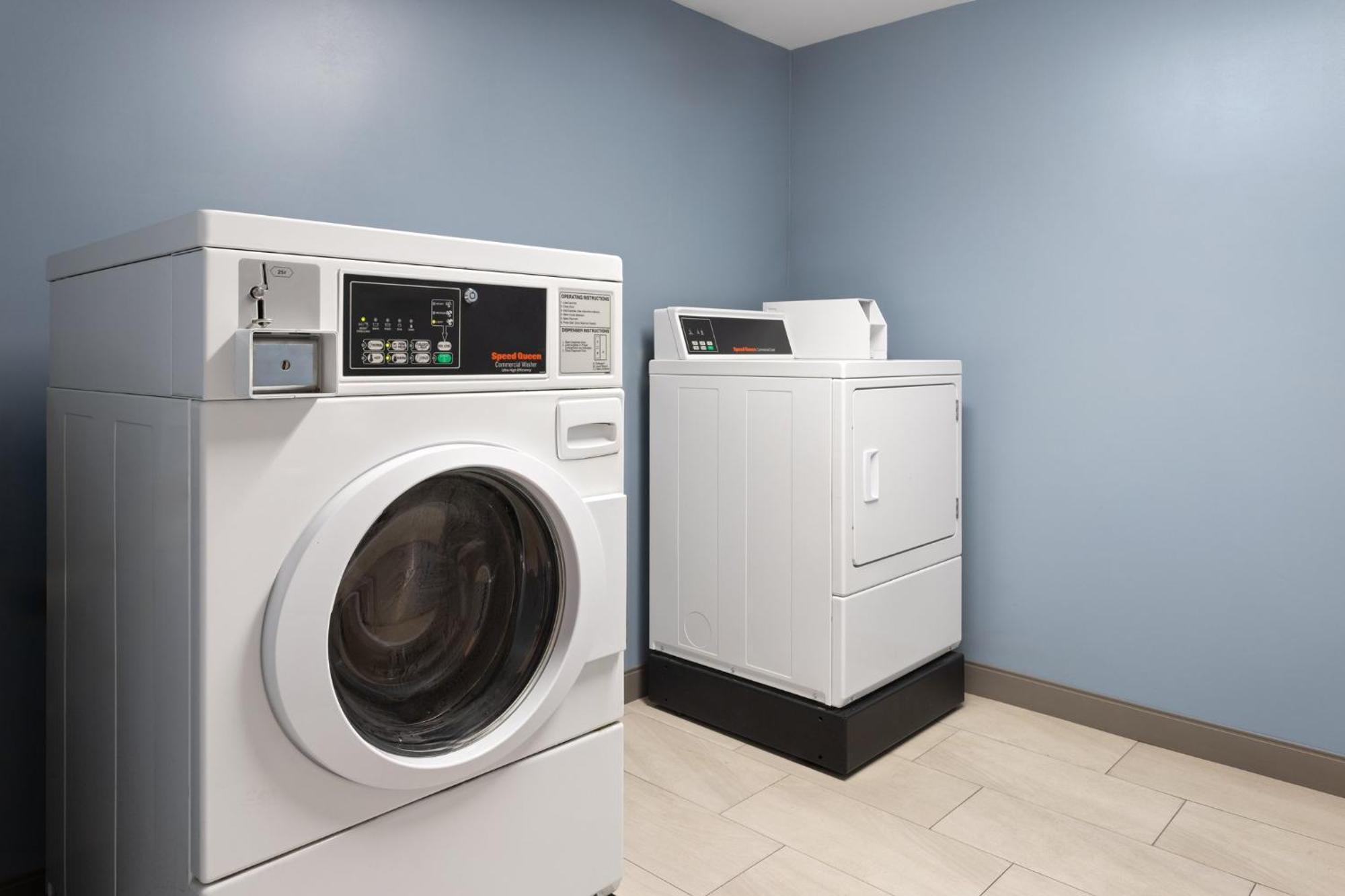 Holiday Inn Express Harrisburg I-81 - Hershey By Ihg Manadahill Ngoại thất bức ảnh