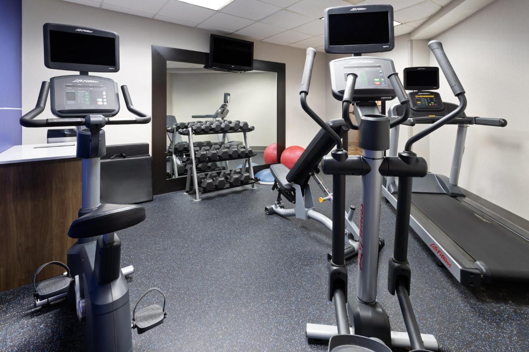 Holiday Inn Express Harrisburg I-81 - Hershey By Ihg Manadahill Ngoại thất bức ảnh